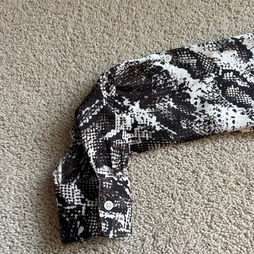 Simply Vera Wang Long Sleeve Silk Blouse Size Small Snake Print Black White - Picture 3 of 8